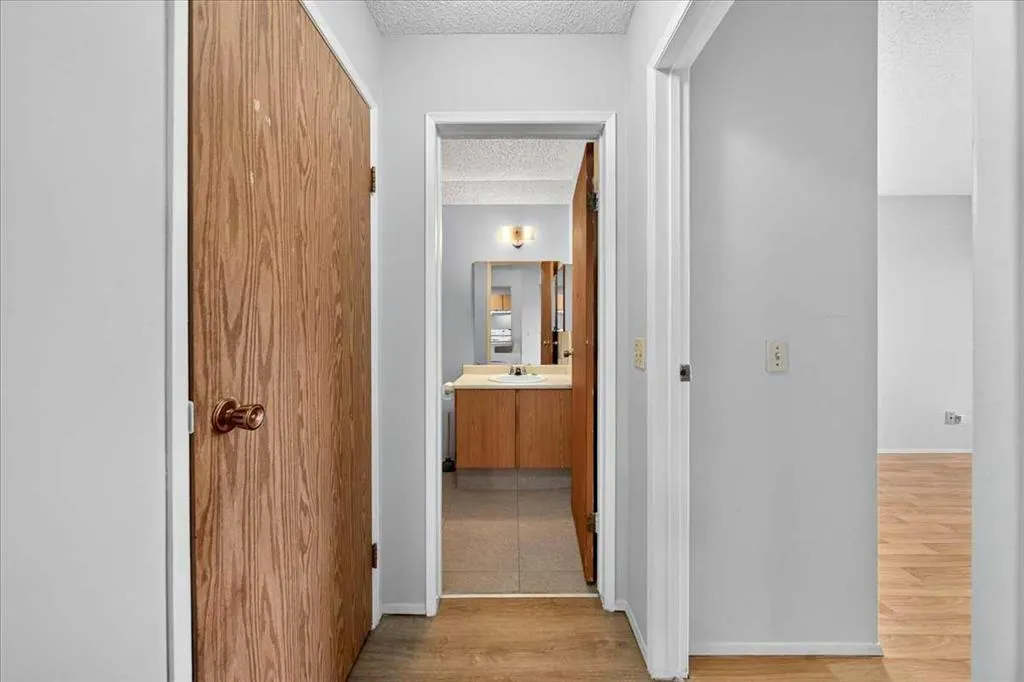 1712 38 Street SE #203