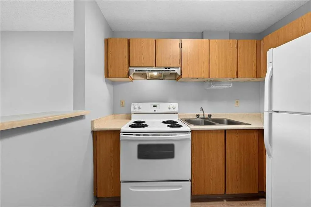 1712 38 Street SE #203