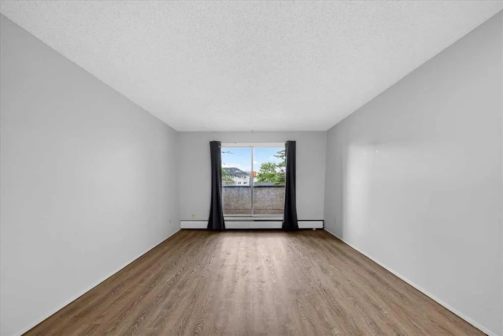 1712 38 Street SE #203