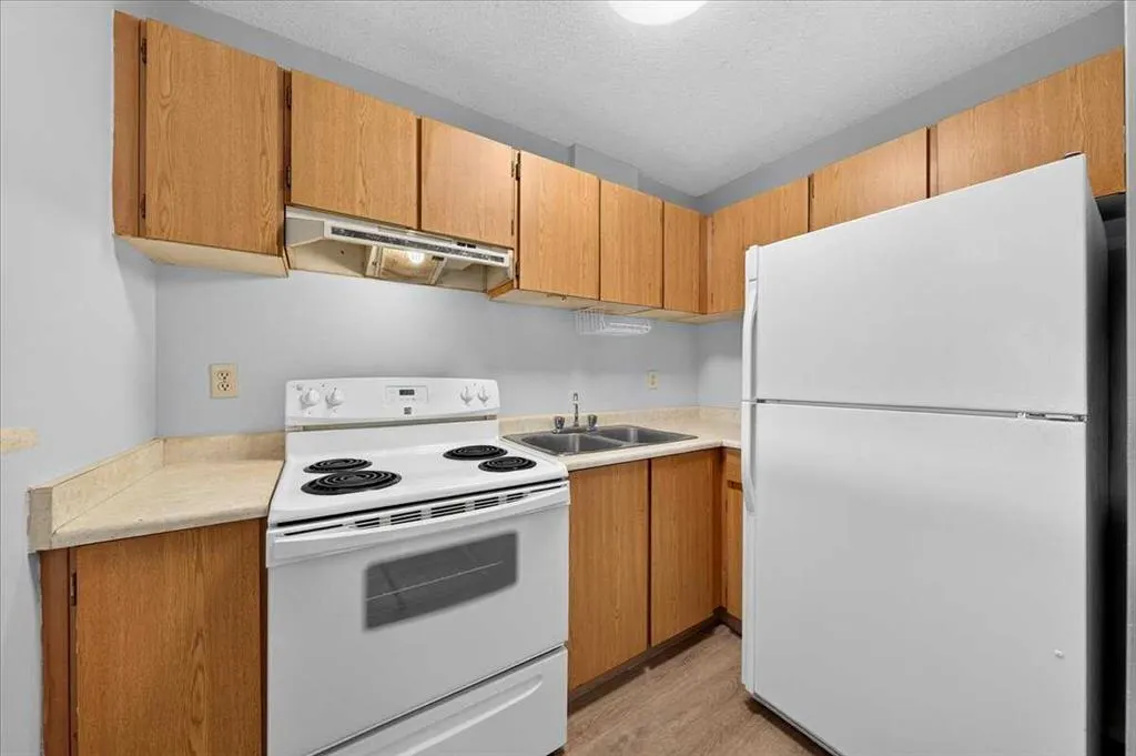 1712 38 Street SE #203