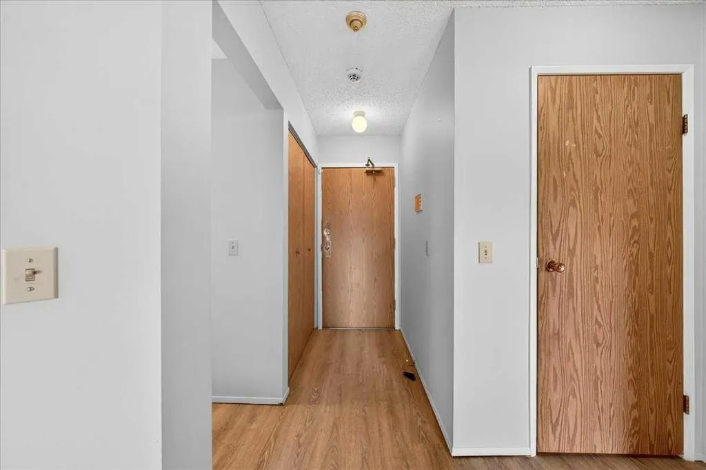 1712 38 Street SE #203