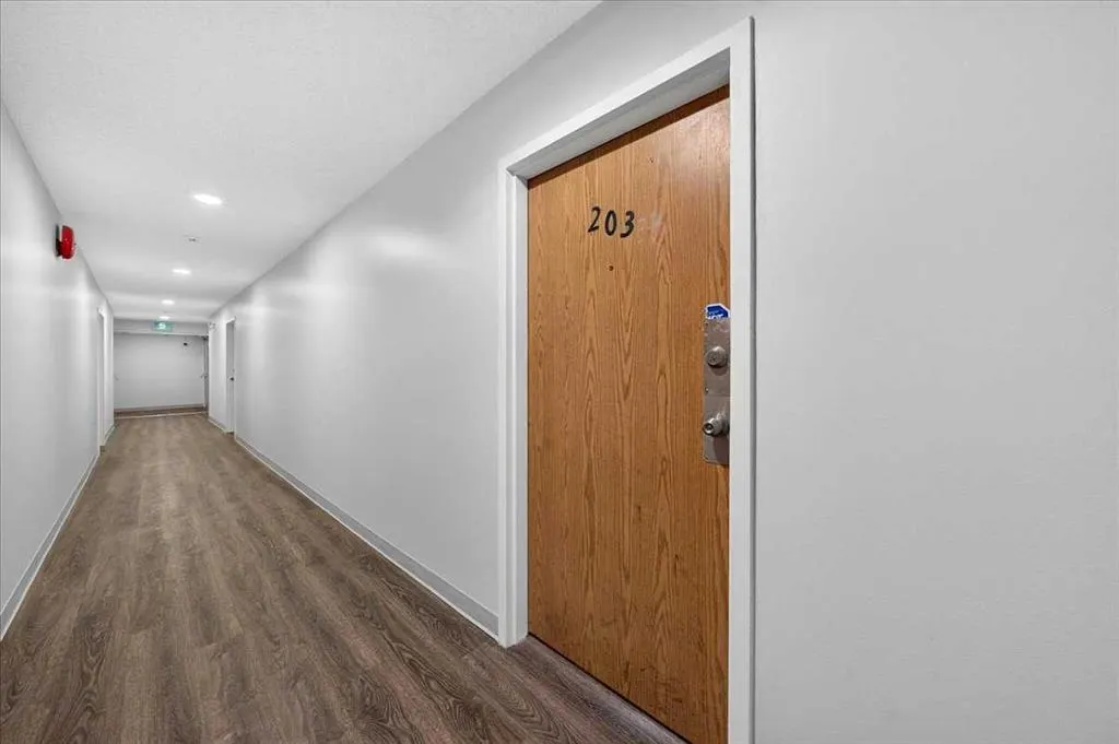 1712 38 Street SE #203