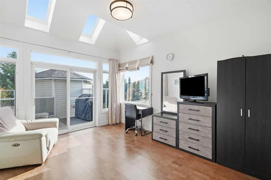 28 Bearspaw Acres