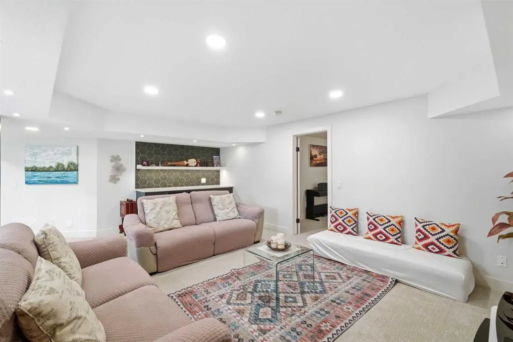 28 Bearspaw Acres