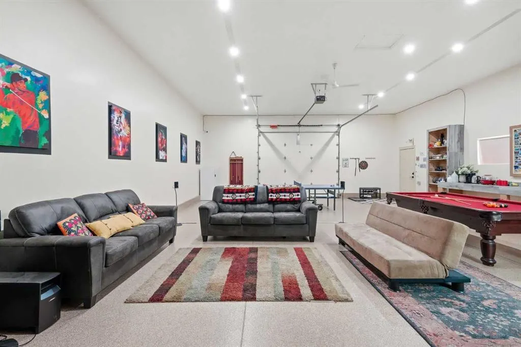 28 Bearspaw Acres