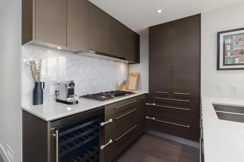 1025 5 Avenue SW #2201