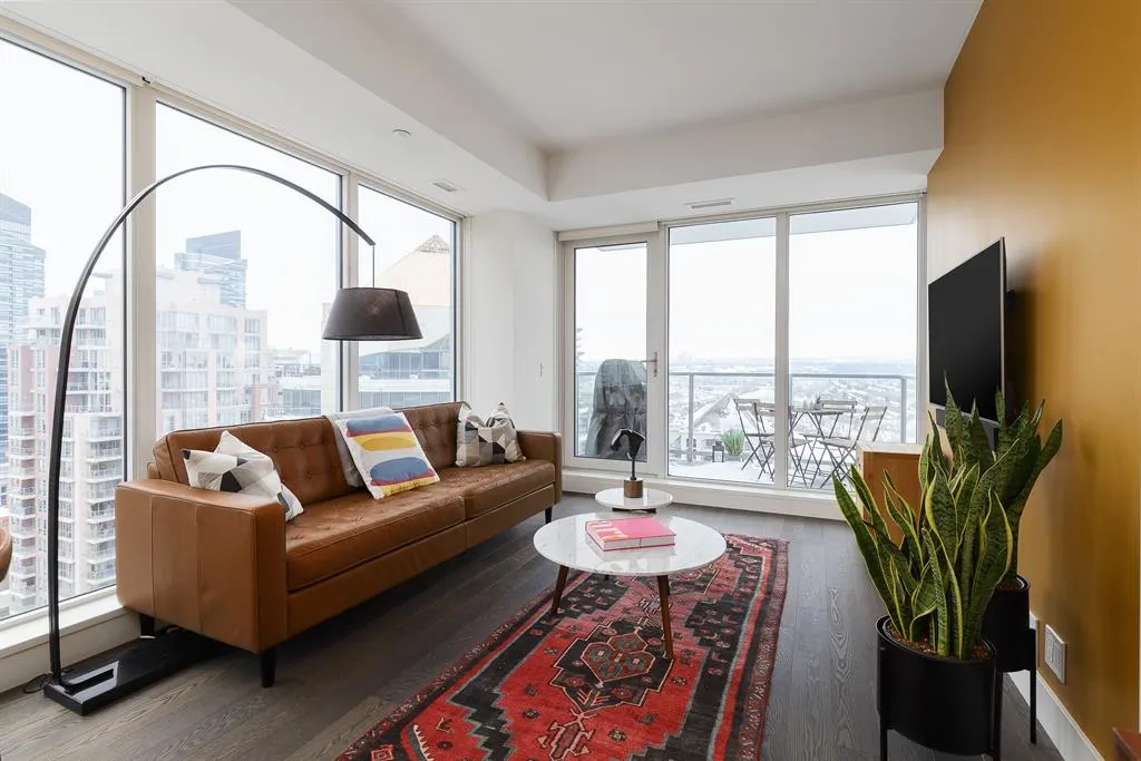 1025 5 Avenue SW #2201
