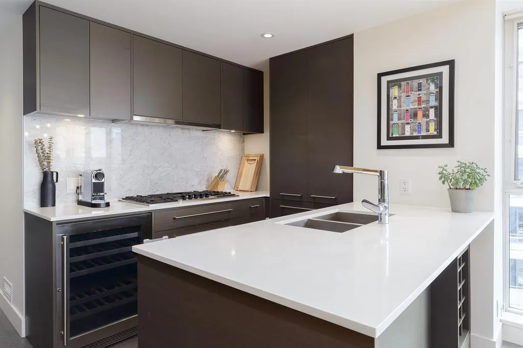 1025 5 Avenue SW #2201