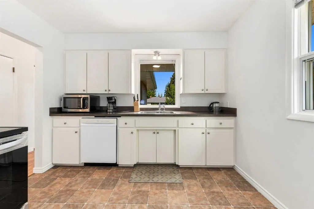 2404 & 2406 Richmond Road SW