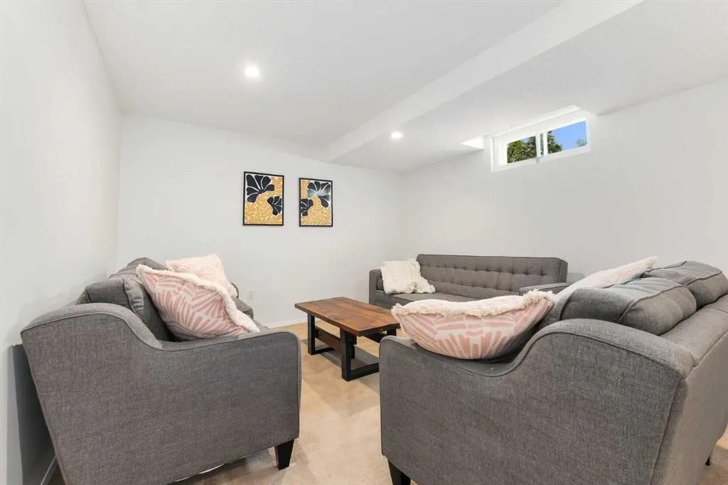 2404 & 2406 Richmond Road SW