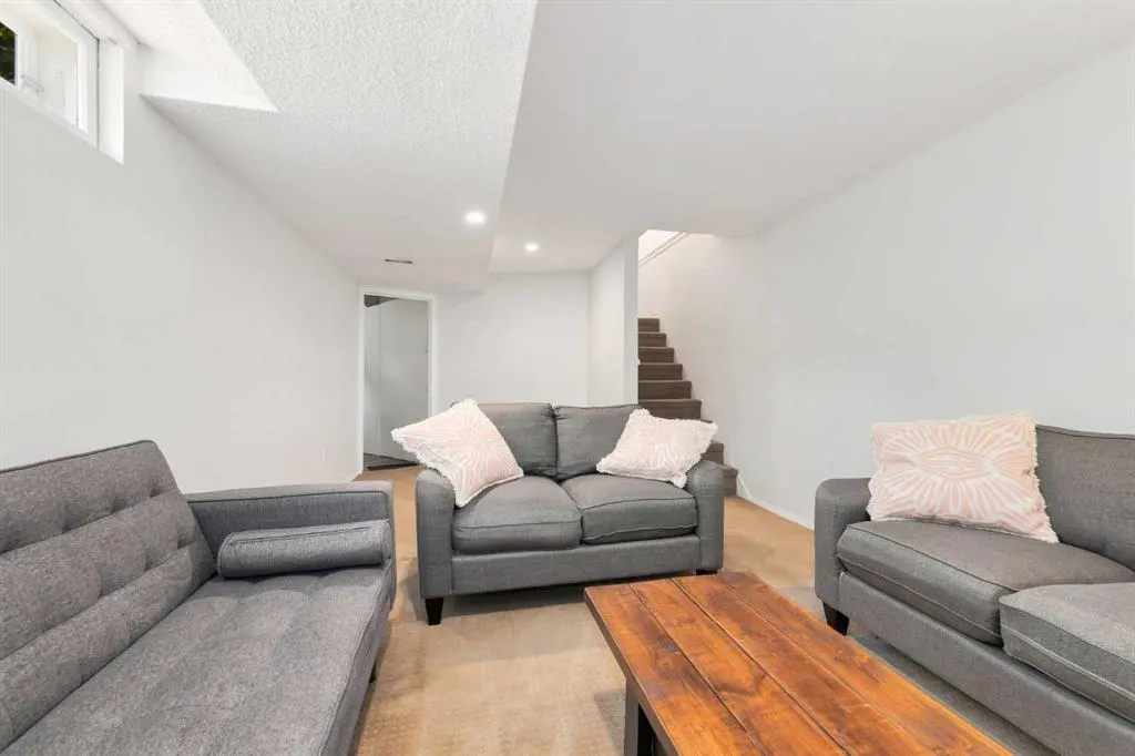 2404 & 2406 Richmond Road SW
