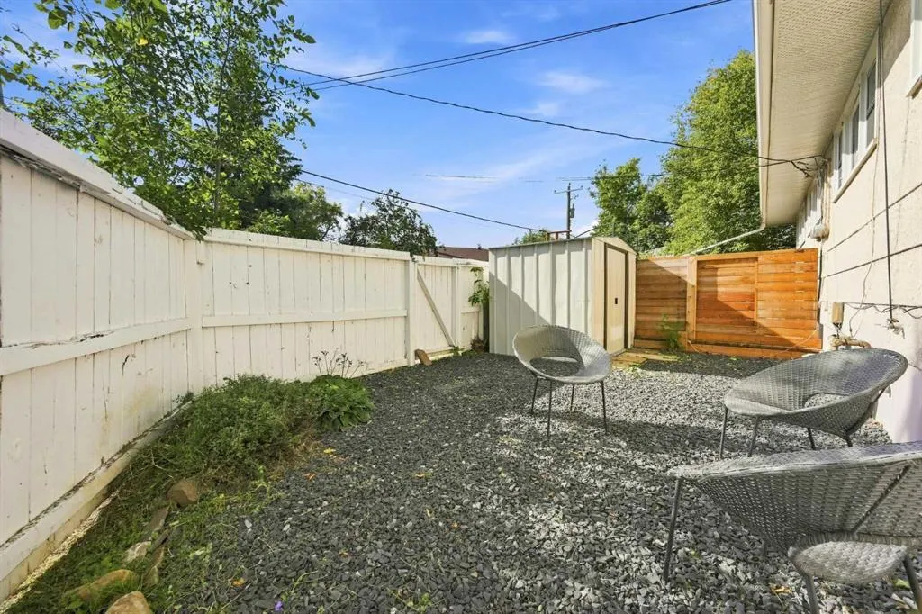 2404 & 2406 Richmond Road SW
