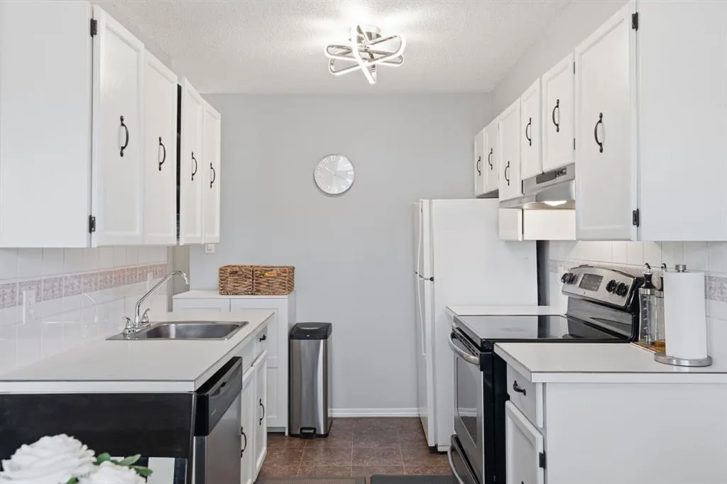 617 56 Avenue SW #401