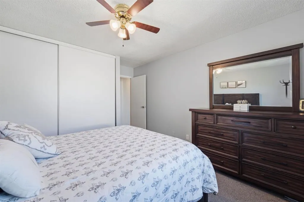 617 56 Avenue SW #401