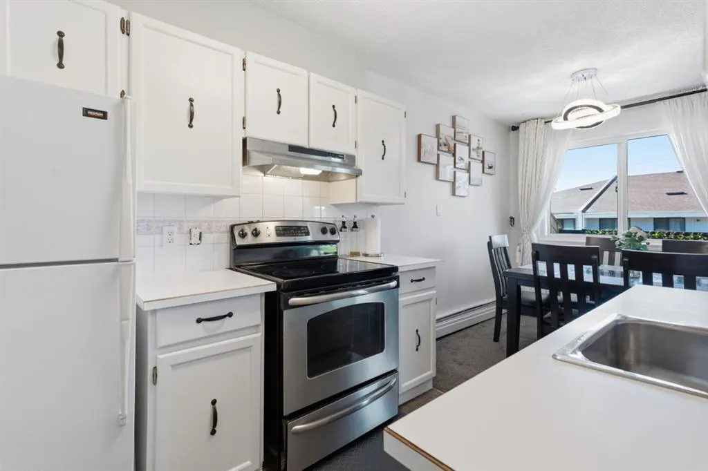 617 56 Avenue SW #401