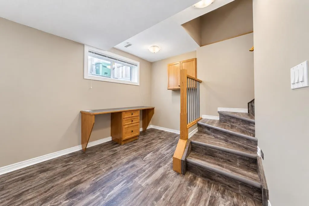 80 Irving Crescent