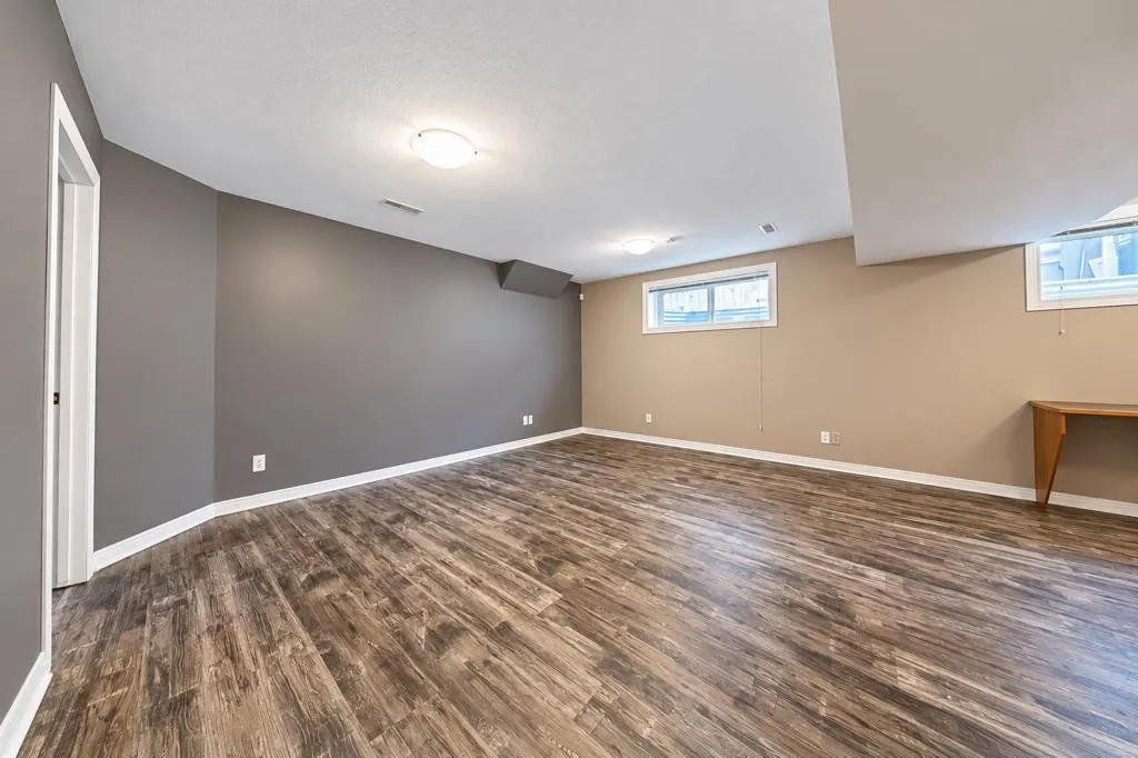 80 Irving Crescent