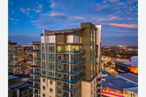 210 15 Avenue SE #3406