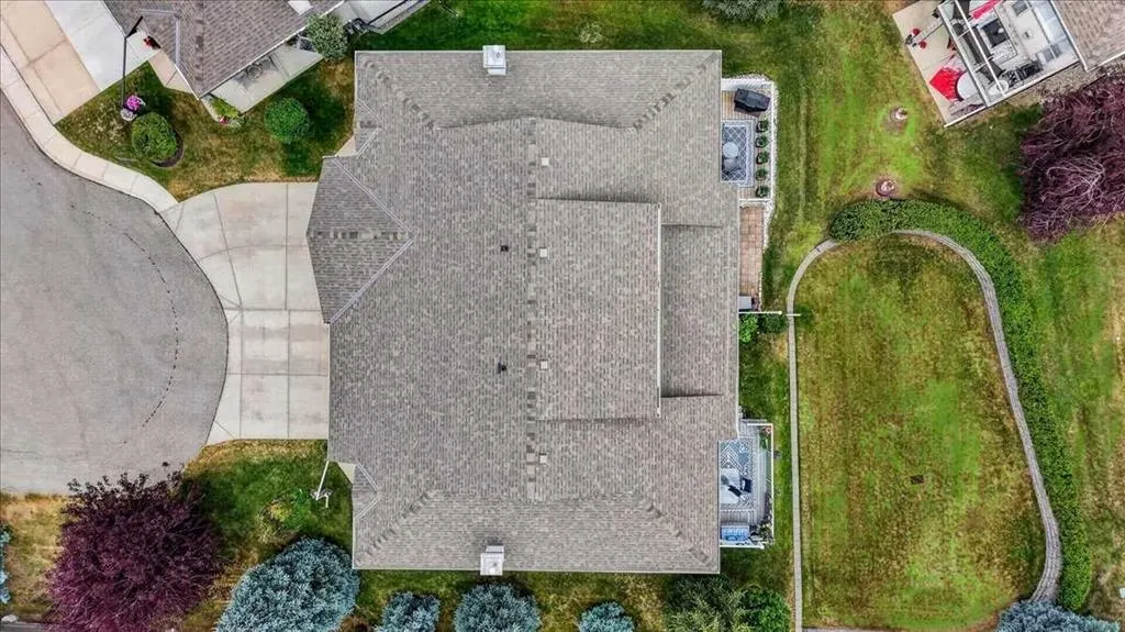 248 Springbank Villas SW