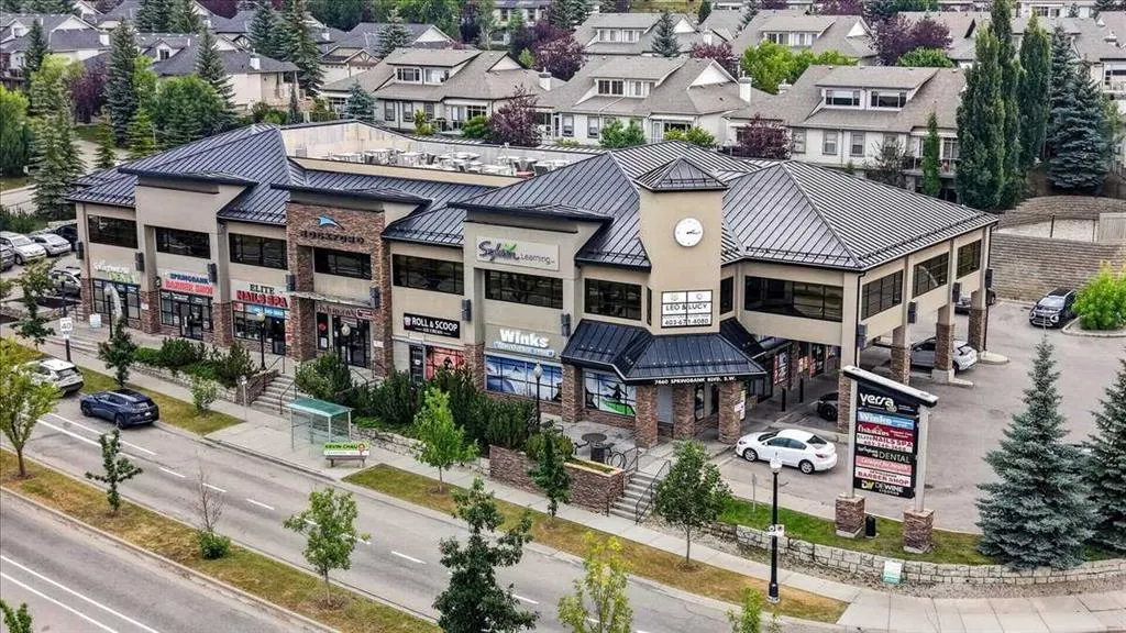 248 Springbank Villas SW