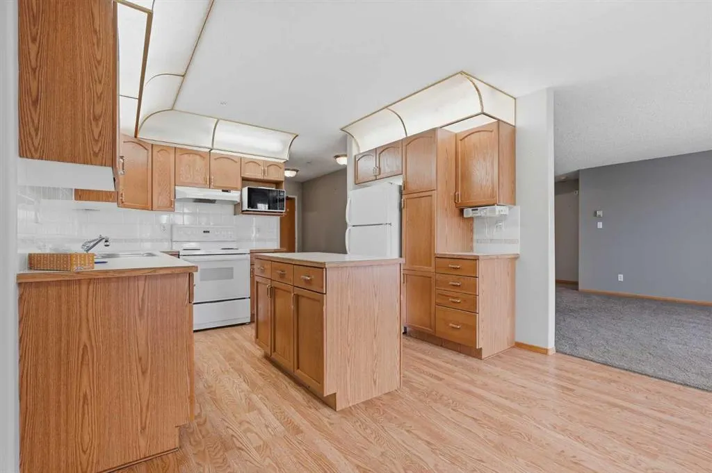 100 2 Avenue S #332