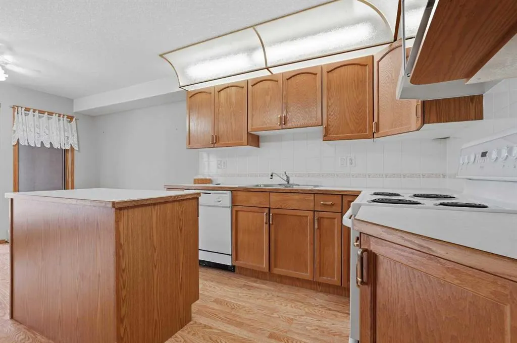 100 2 Avenue S #332