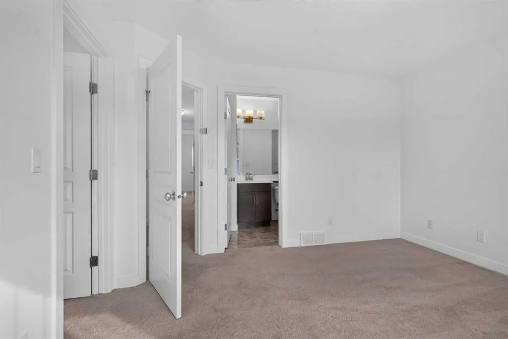 39 Evanscrest Way NW