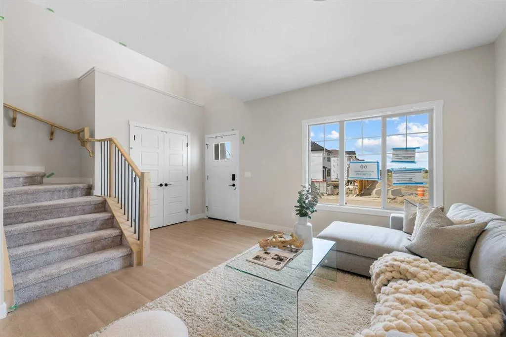 84 Buffaloberry Manor SE