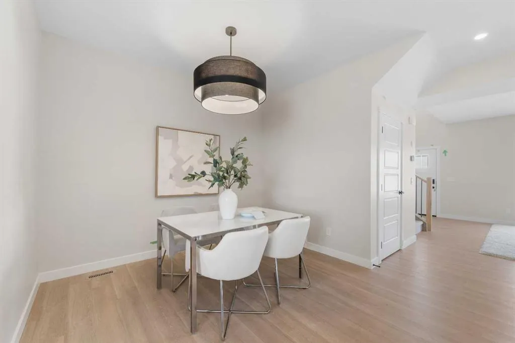 84 Buffaloberry Manor SE