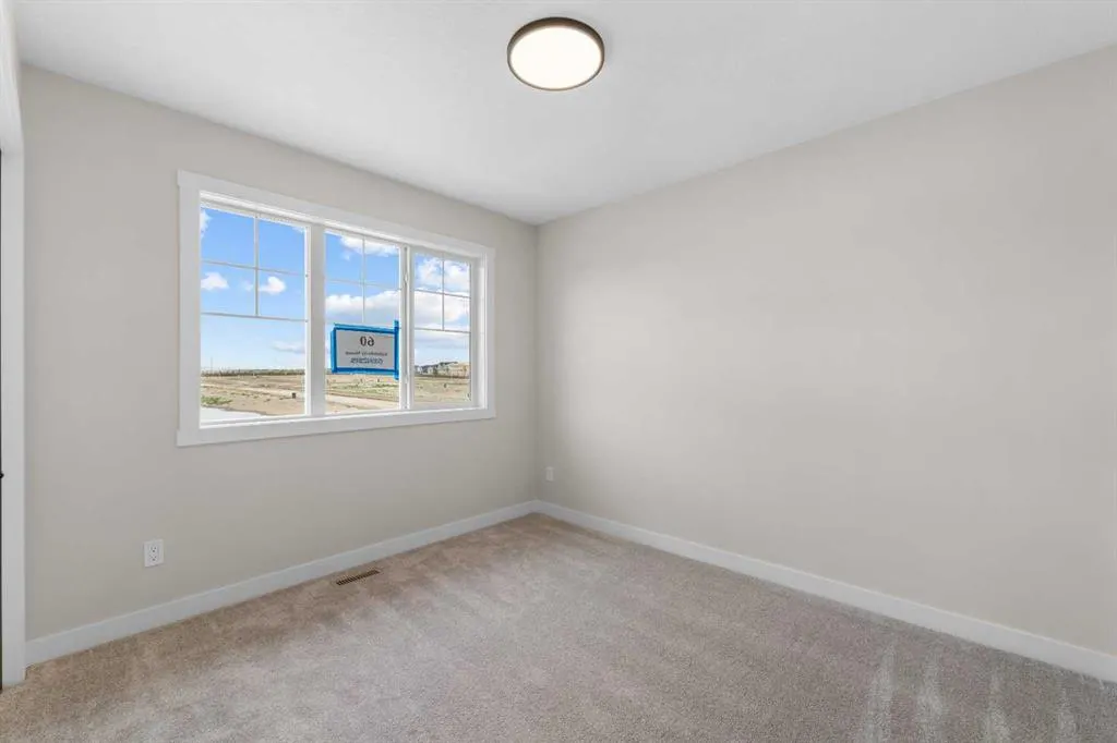 84 Buffaloberry Manor SE
