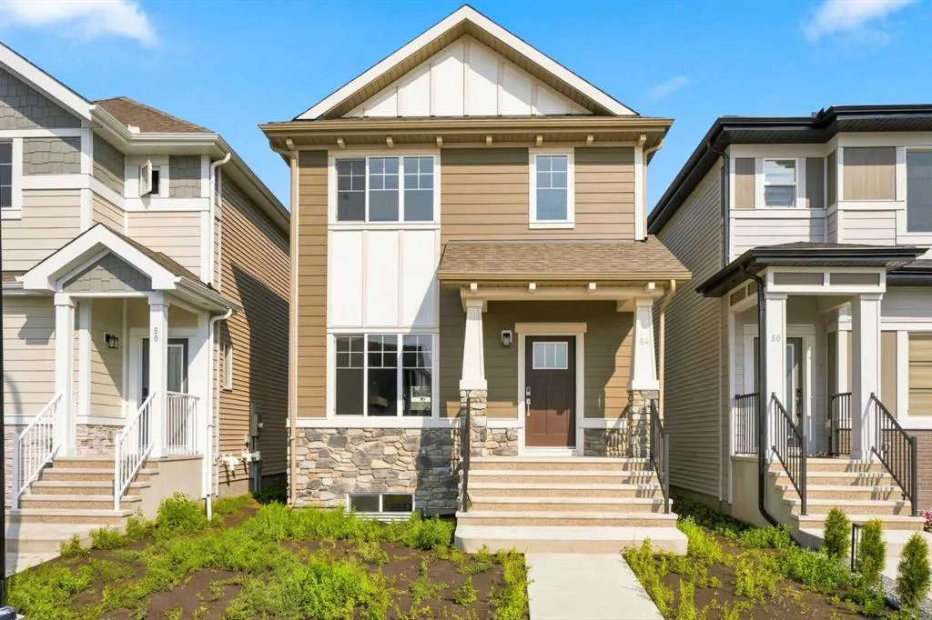 84 Buffaloberry Manor SE