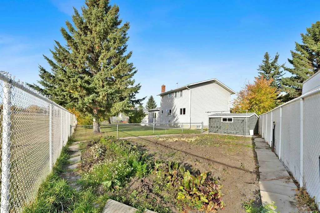 161 Braniff Crescent SW