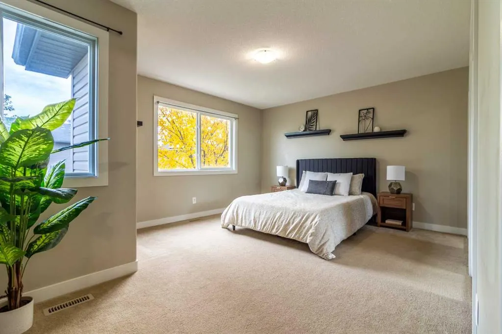 71 Coalbanks Gate W