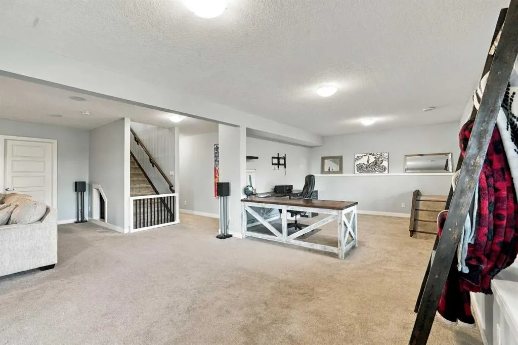 13 Hanson Lane NE