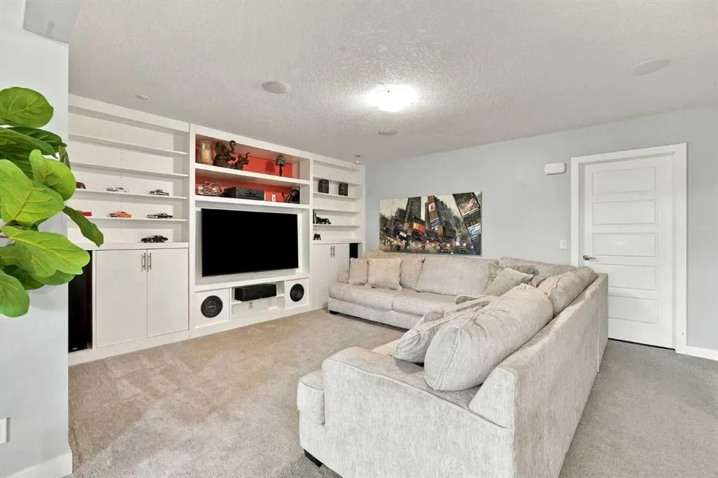 13 Hanson Lane NE