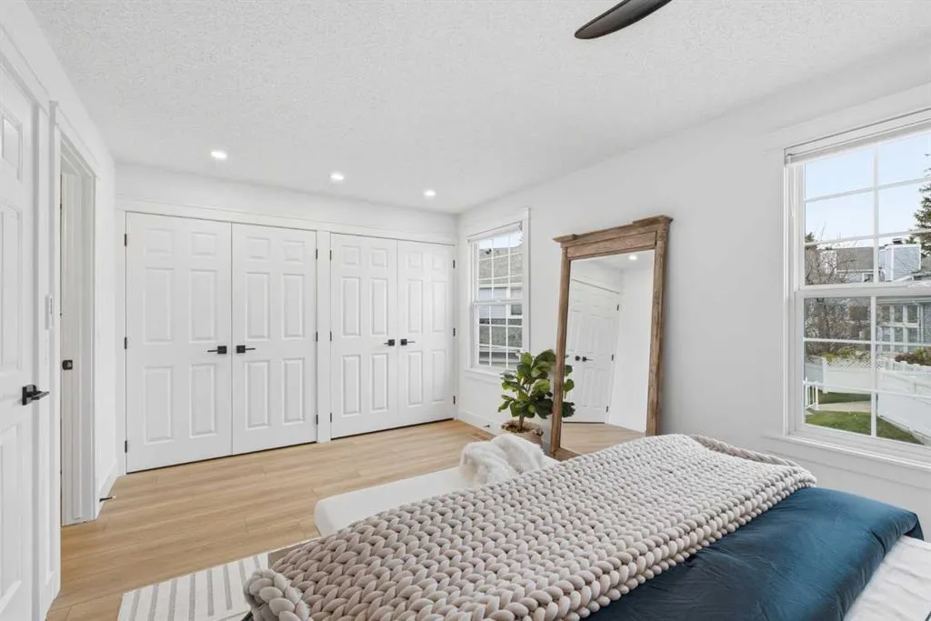 28 Berwick Crescent NW #52