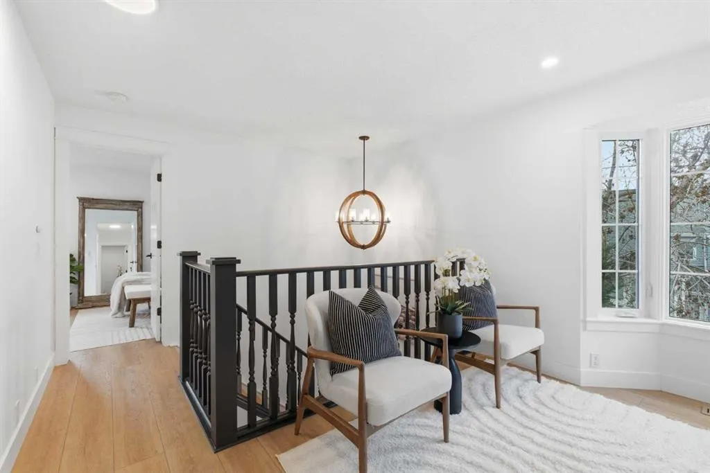 28 Berwick Crescent NW #52