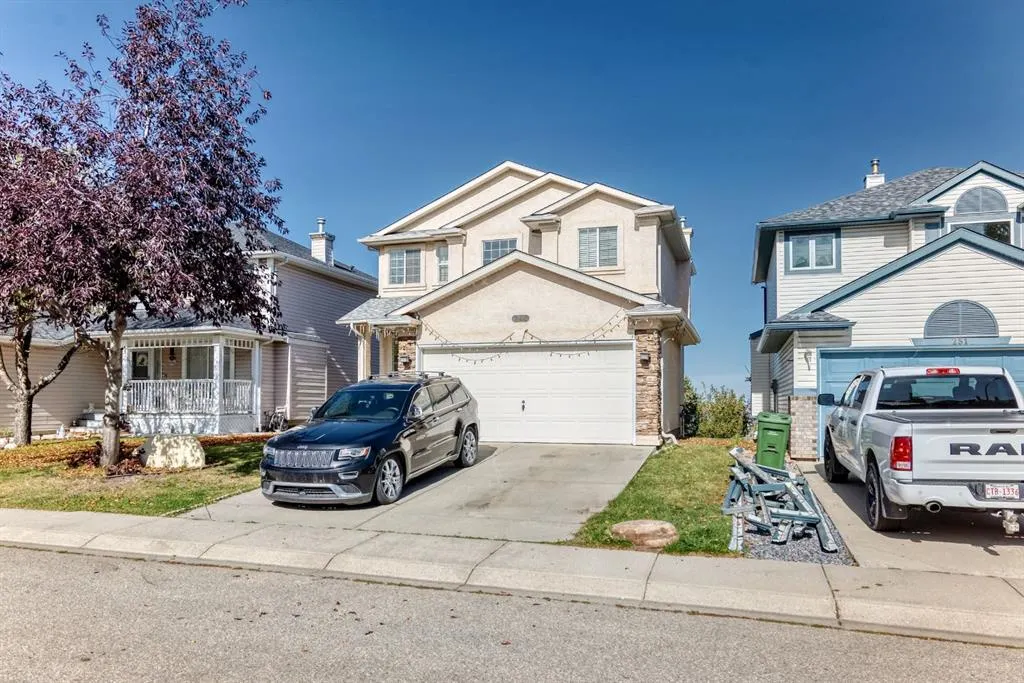 255 Edgebrook Park NW