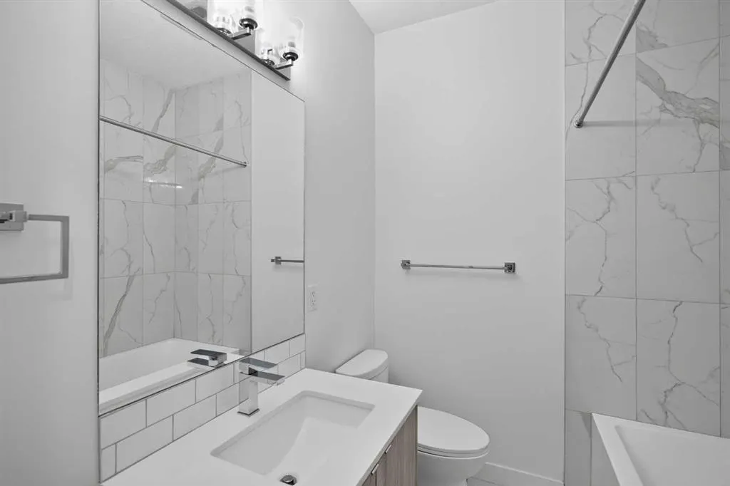 101 Panatella Square NW #202