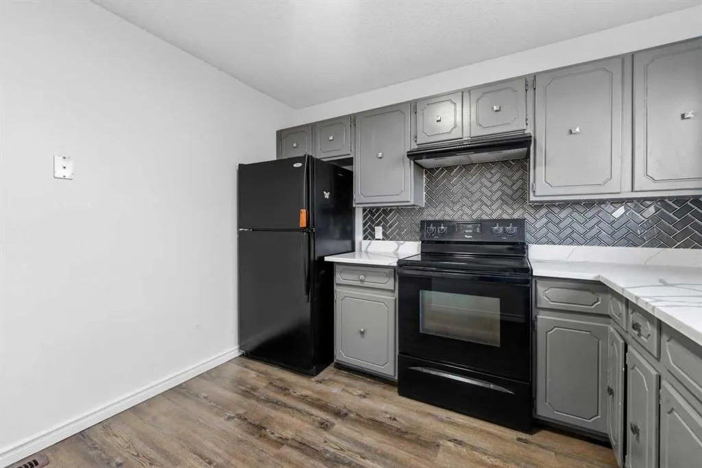 120 Whitefield Drive NE
