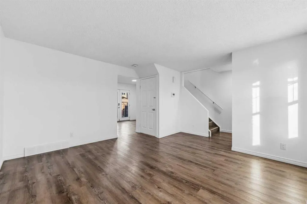 120 Whitefield Drive NE