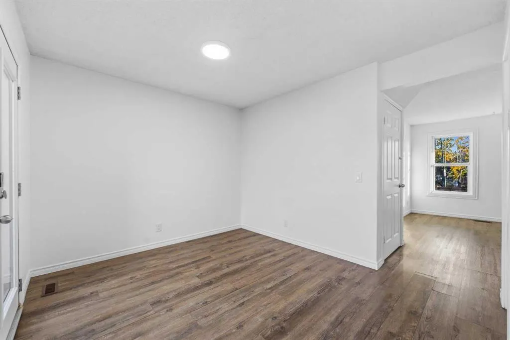 120 Whitefield Drive NE