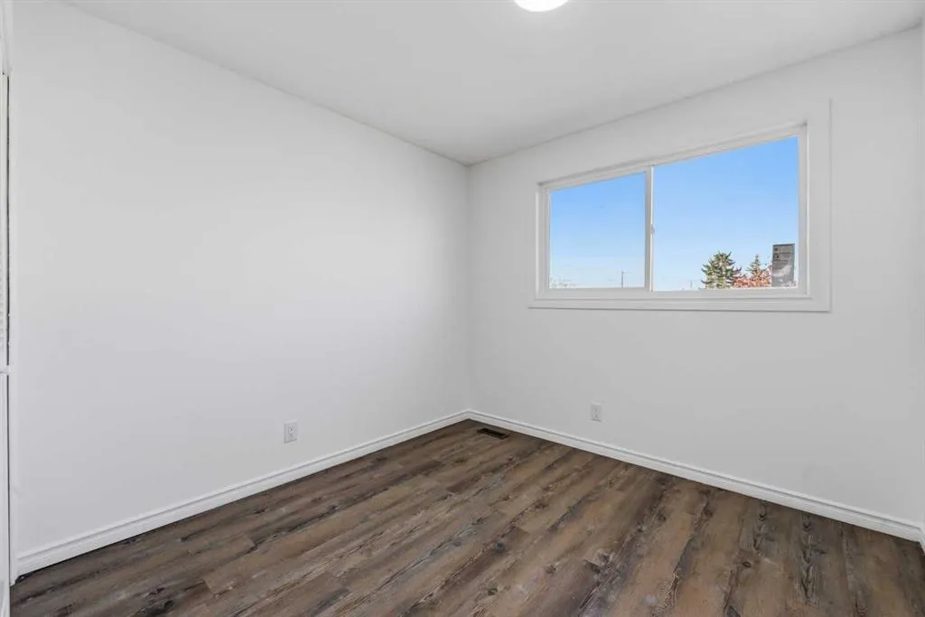 120 Whitefield Drive NE