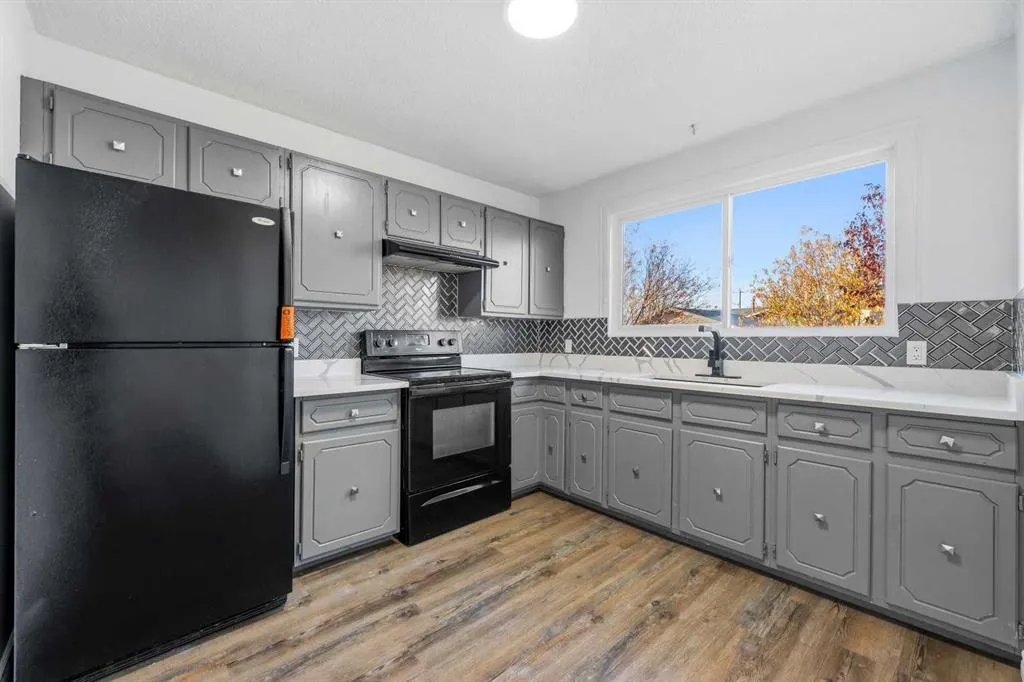 120 Whitefield Drive NE