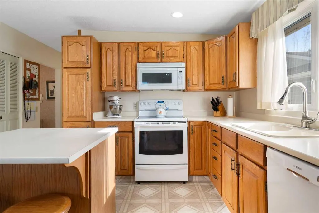 6807 Silverdale Road NW