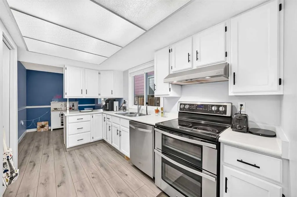 52 Cedargrove Road SW