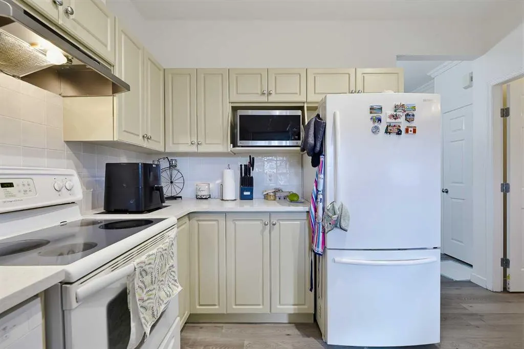 613 19 Street SE #101