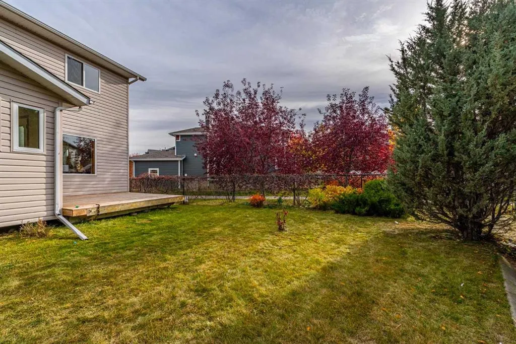 202 Panorama Hills Close NW