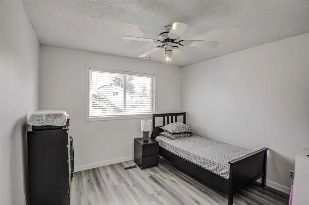 184 Erin Croft Crescent SE