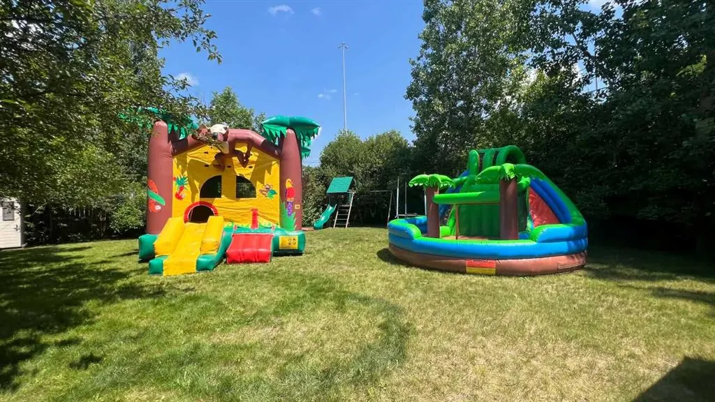 36 Varsity Estates Court NW